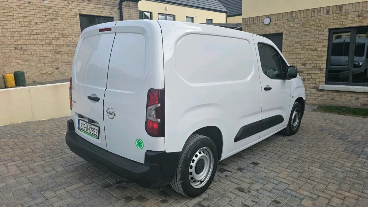 Opel Combo 1.5 2023 - Image 4