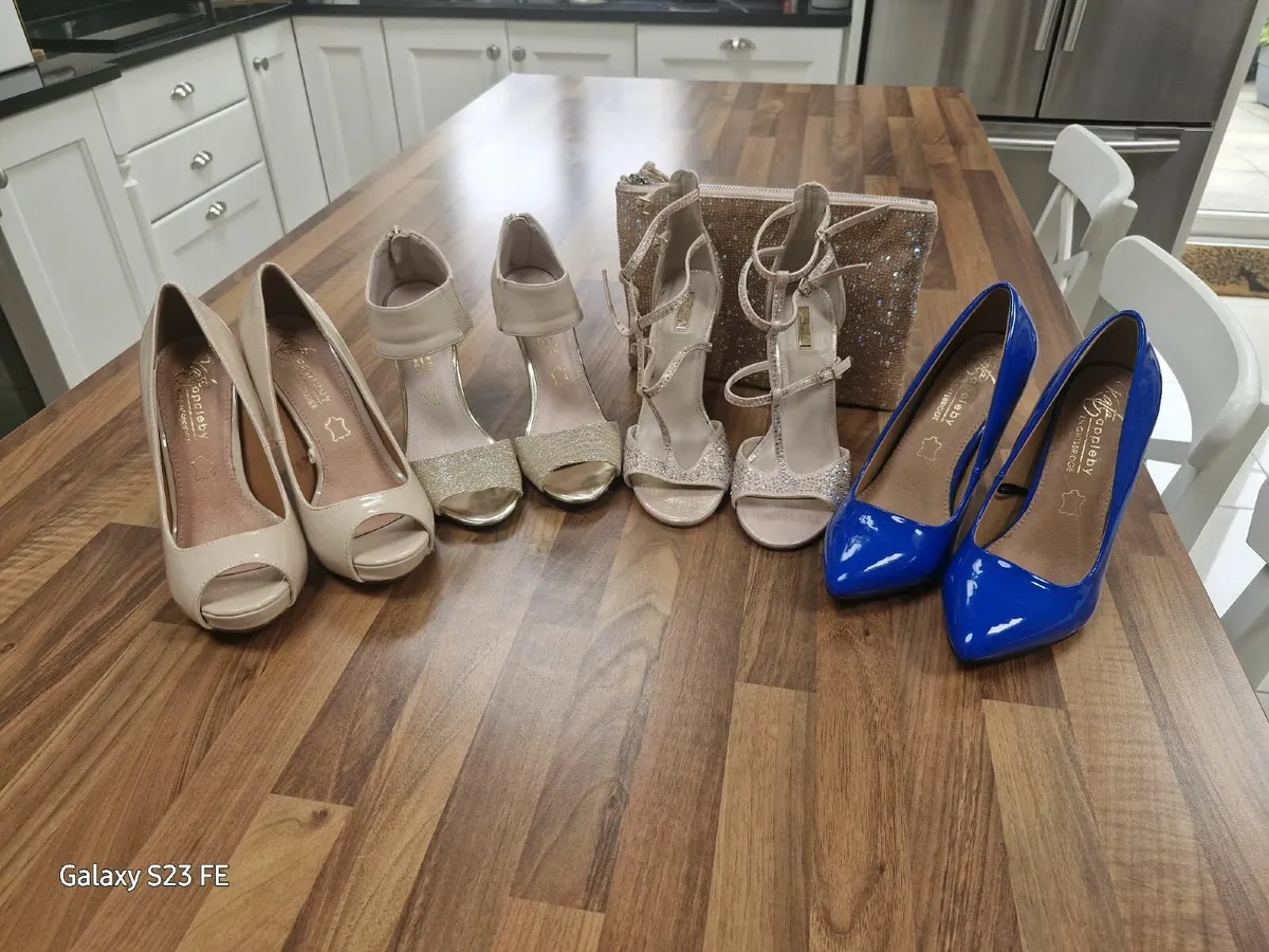 Women's shoes - Image 1