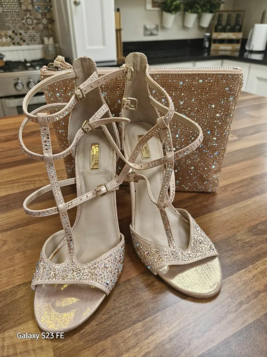Women's shoes - Image 2