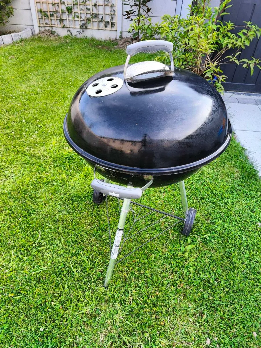 Weber charcoal BBQ - Image 1