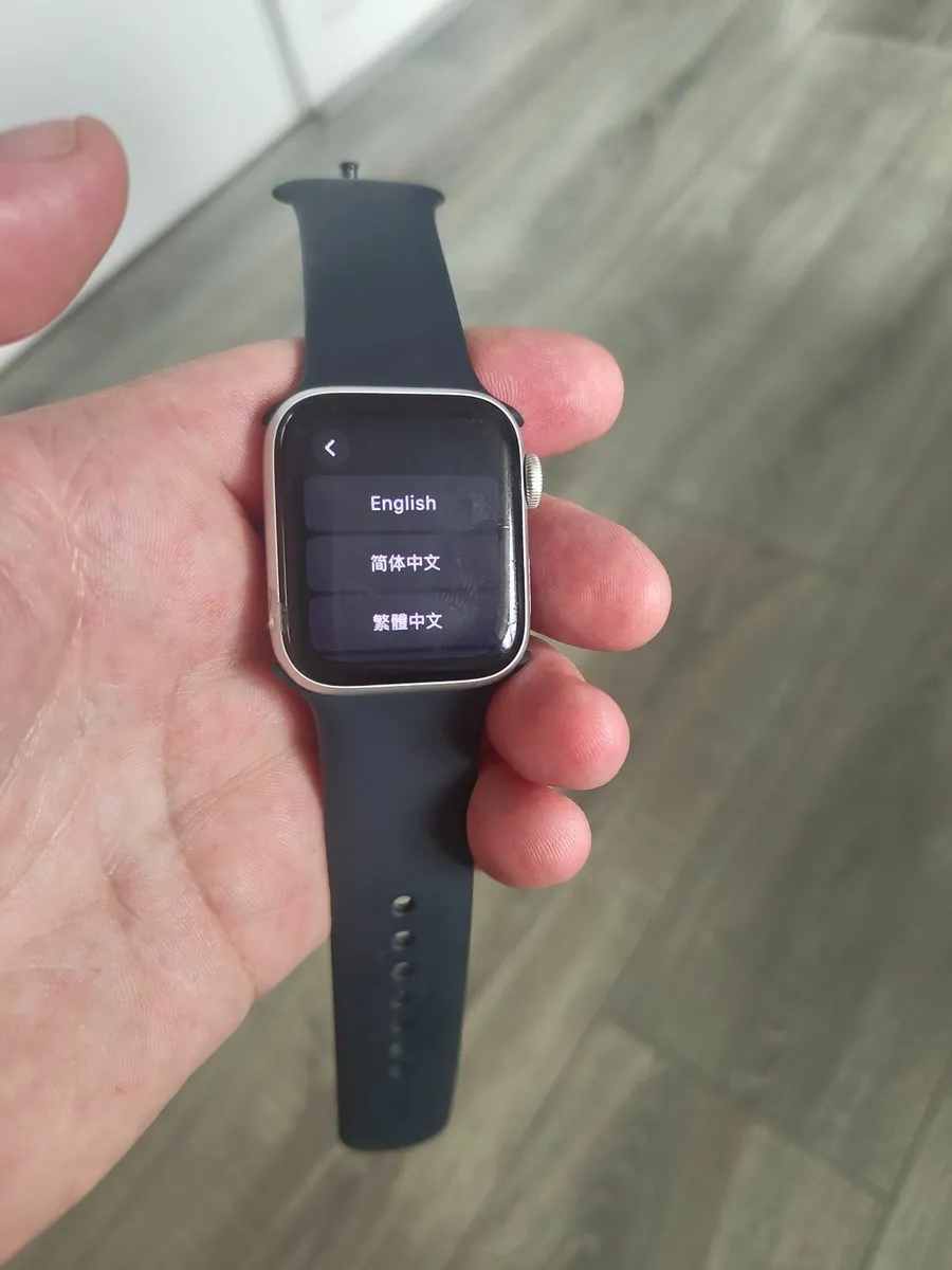 Genuine Apple watch  SE  40ml - Image 4