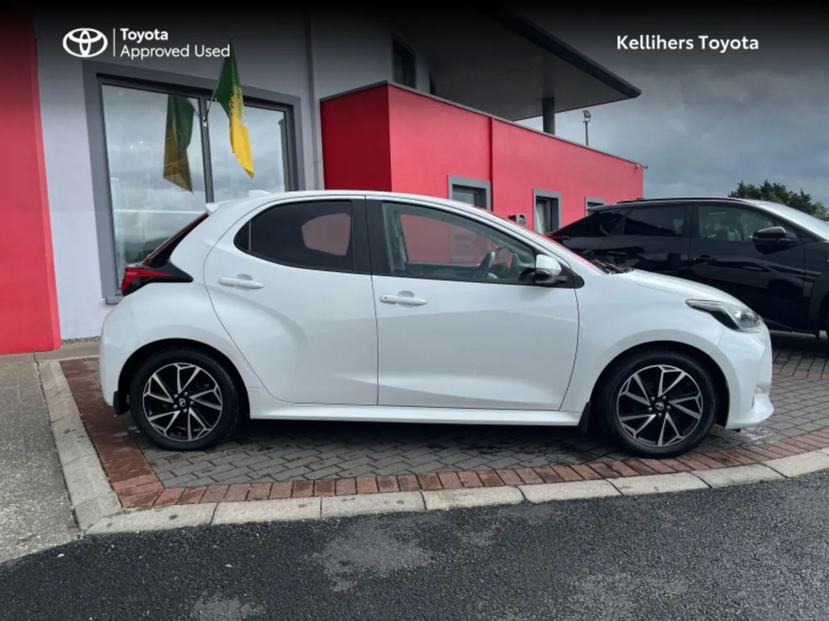 Toyota Yaris 1.0 LUNA SPORT MONO 4 4DR - Image 3