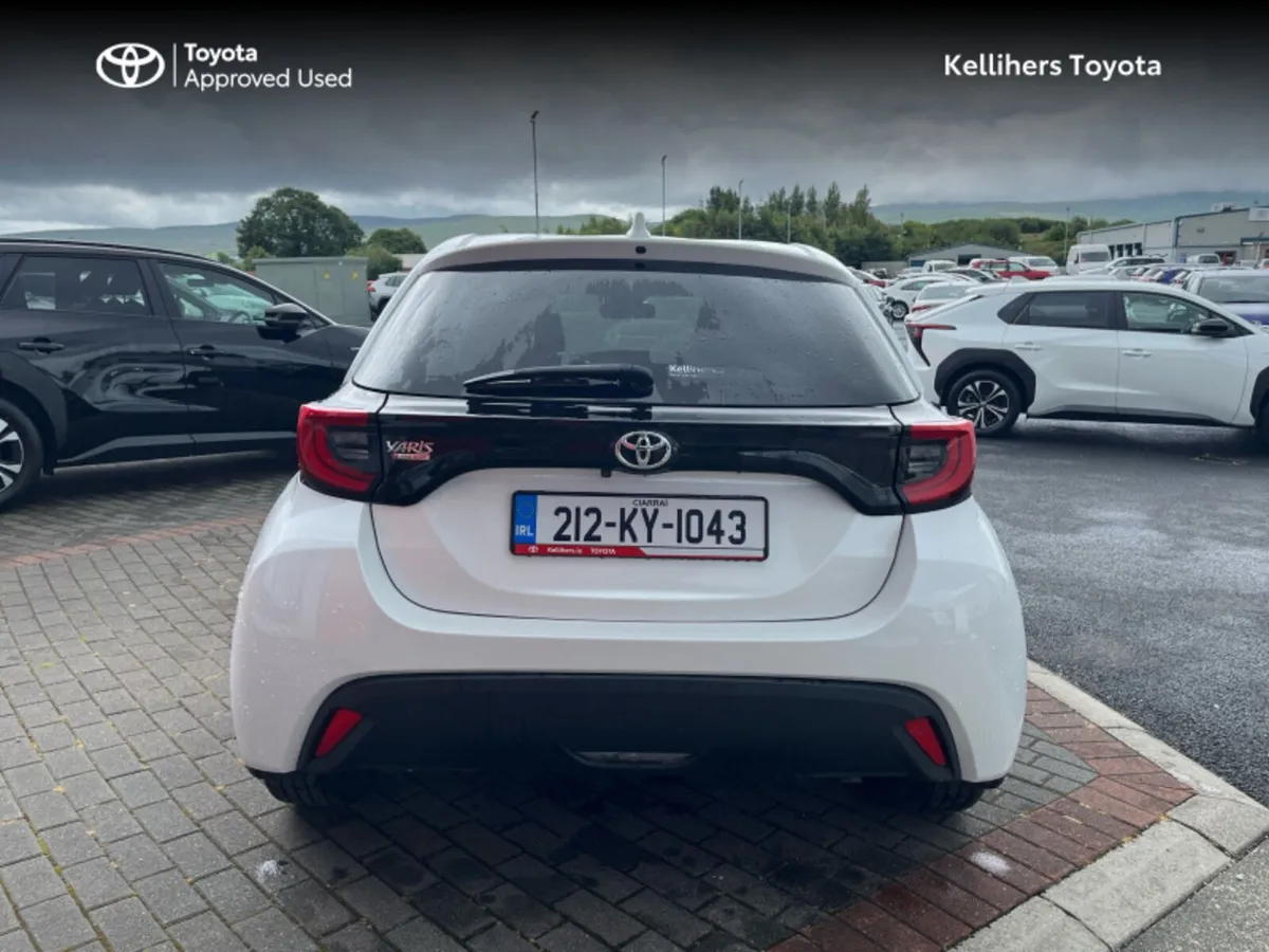 Toyota Yaris 1.0 LUNA SPORT MONO 4 4DR - Image 4