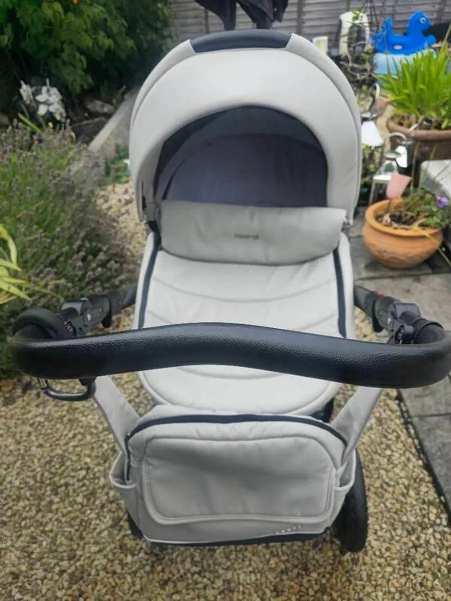 Nearly New Noordi Fjordi 2 in 1 Travel System - Image 2