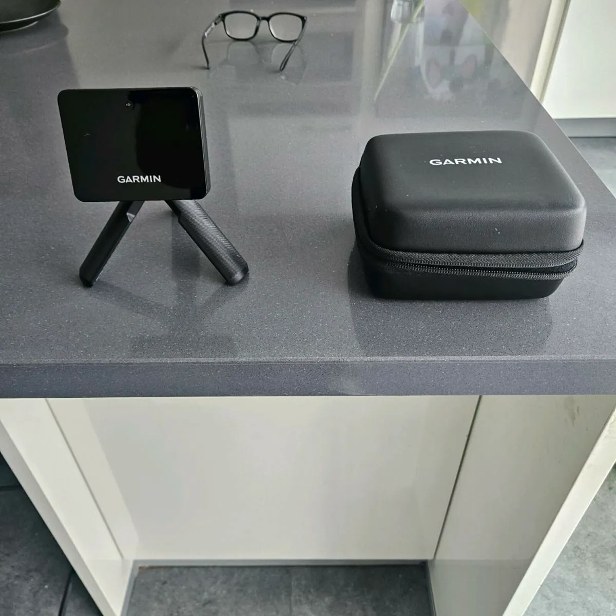 Garmin R10 - Image 1