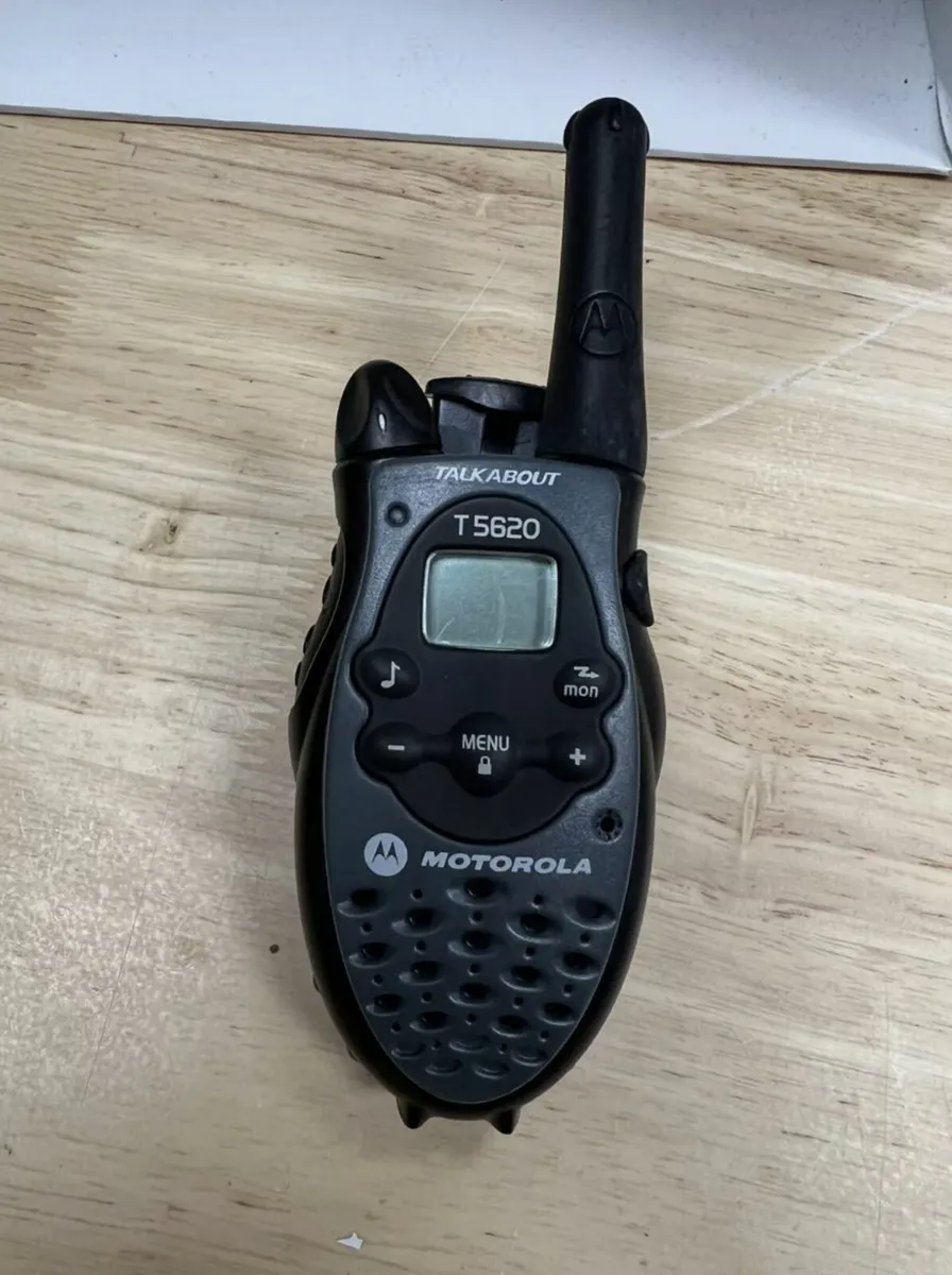 Motorola Talkabout T5620 Two Way Radio Walkie Talk - Image 1