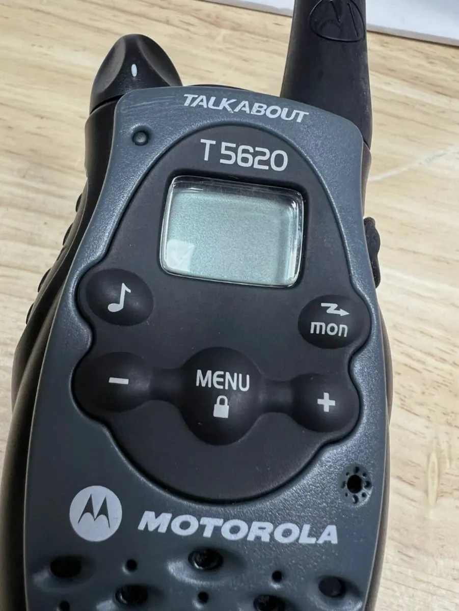 Motorola Talkabout T5620 Two Way Radio Walkie Talk - Image 3