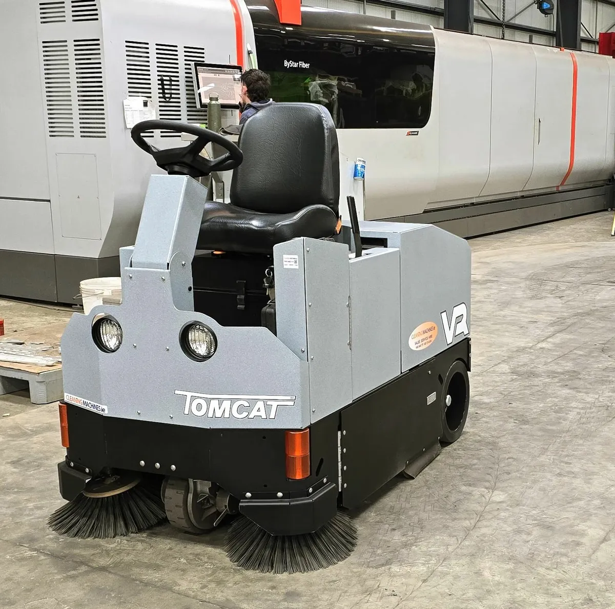Tomcat Scrubber Dryers & Sweepers – Built in USA - Image 3