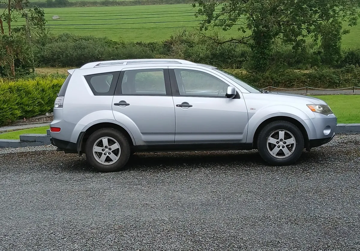 Mitsubishi Outlander 2010 - Image 1
