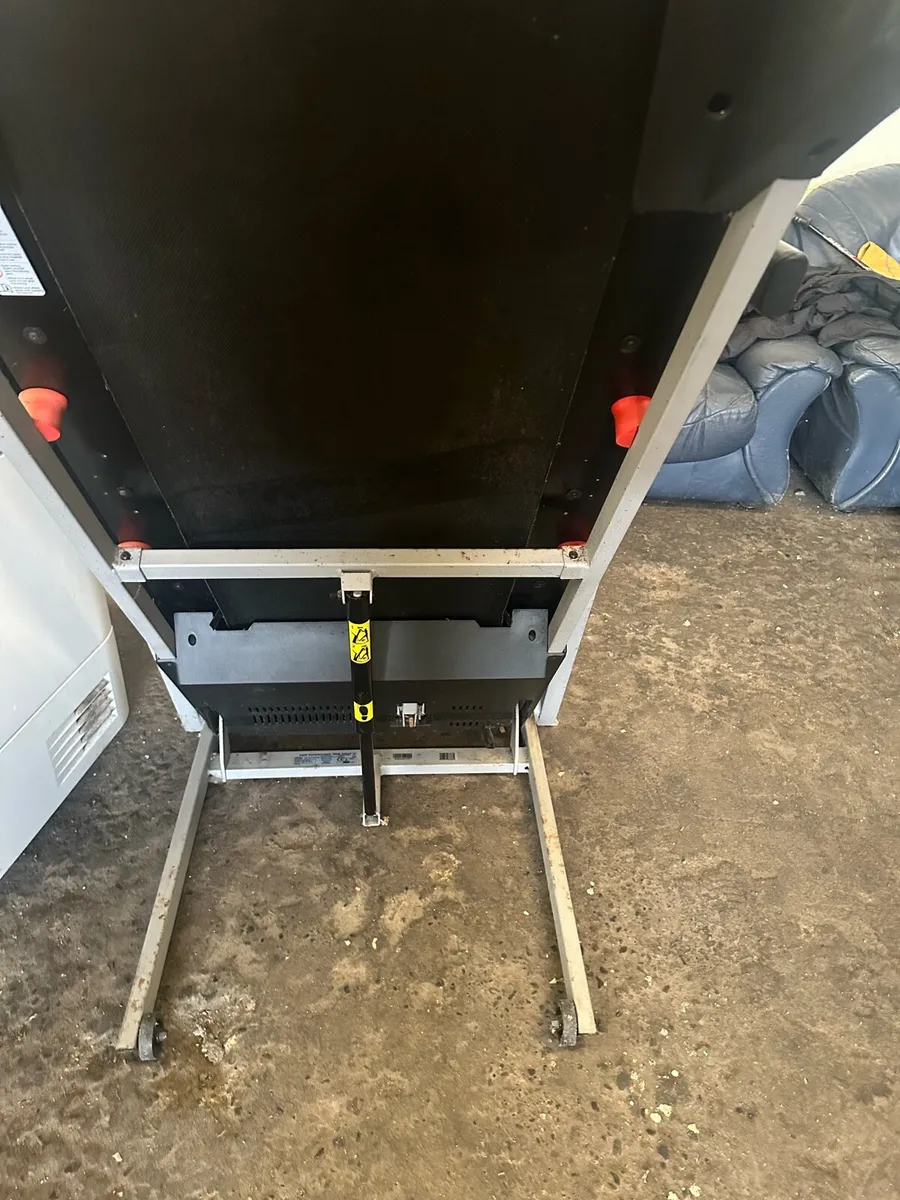 Pro-form treadmill - Image 3