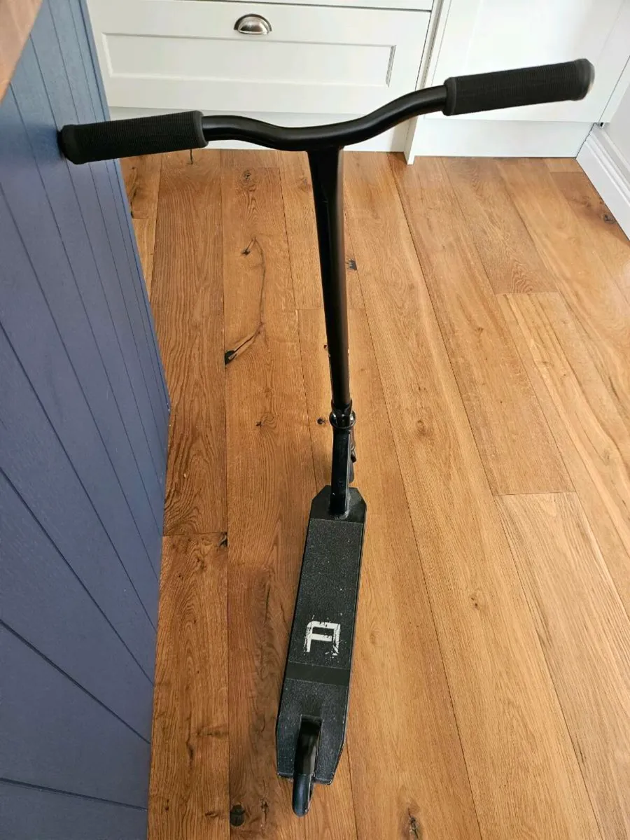 Scooter - Image 2