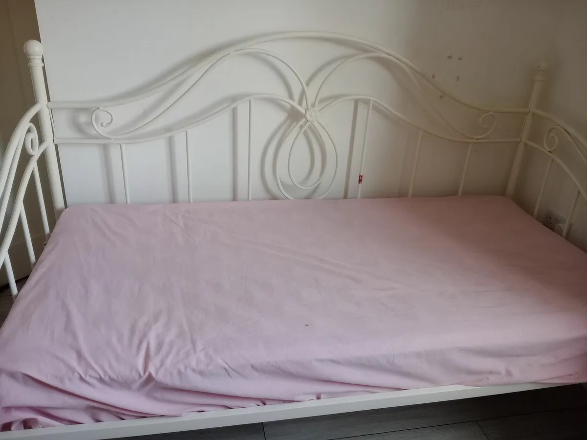 Single bed frame
