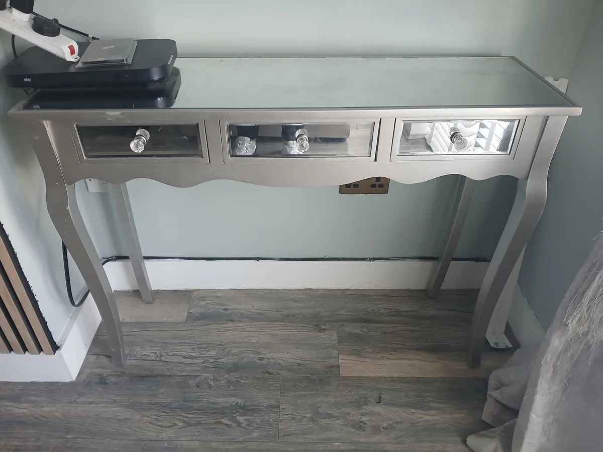 console table