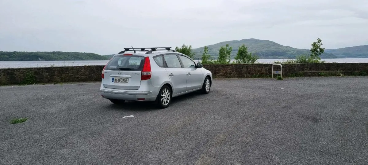 Hyundai i30 CW Estate Diesel - Image 2