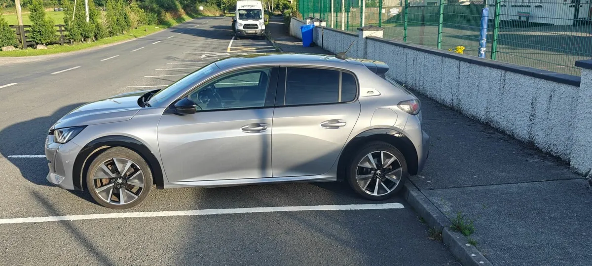 2021 Peugeot e 208 GT Premium - Image 4
