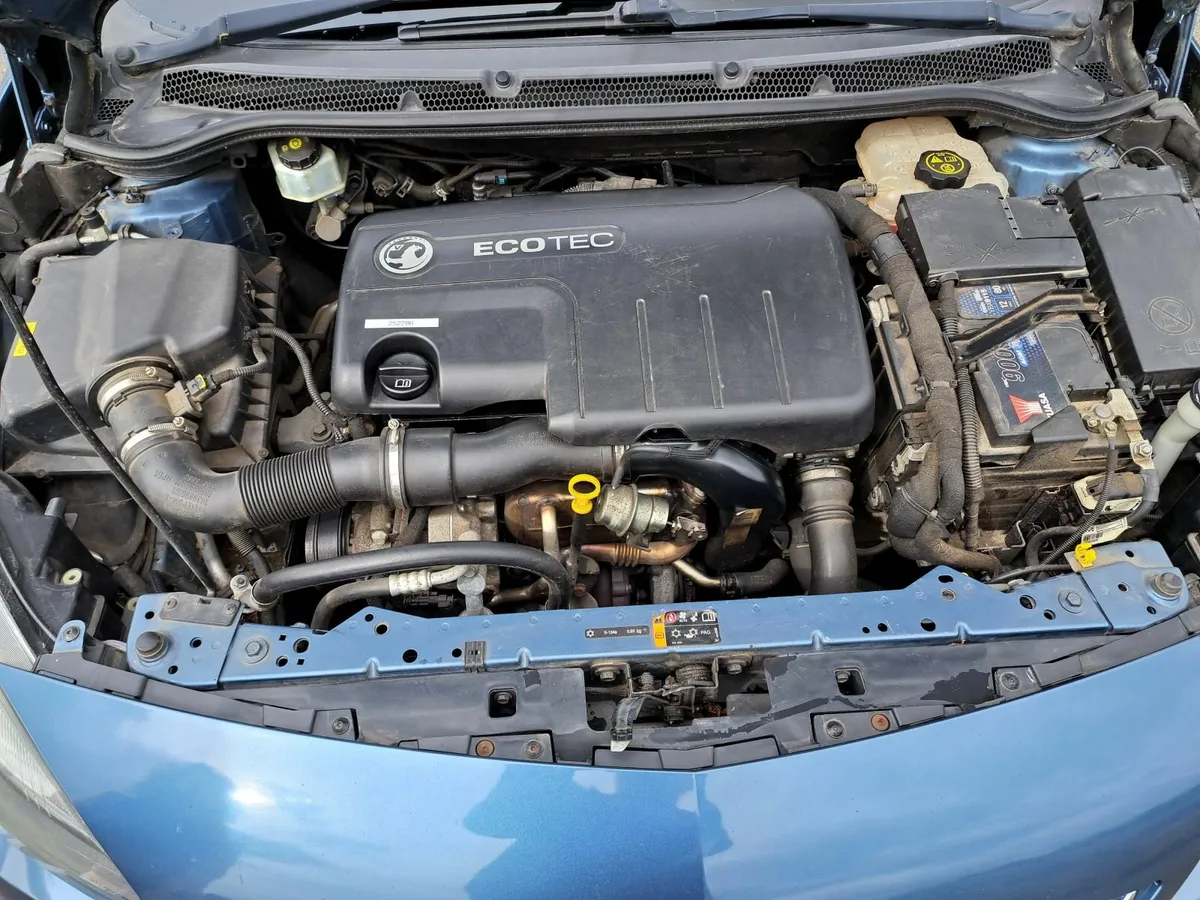 Vauxhall Astra 2013 - Image 2