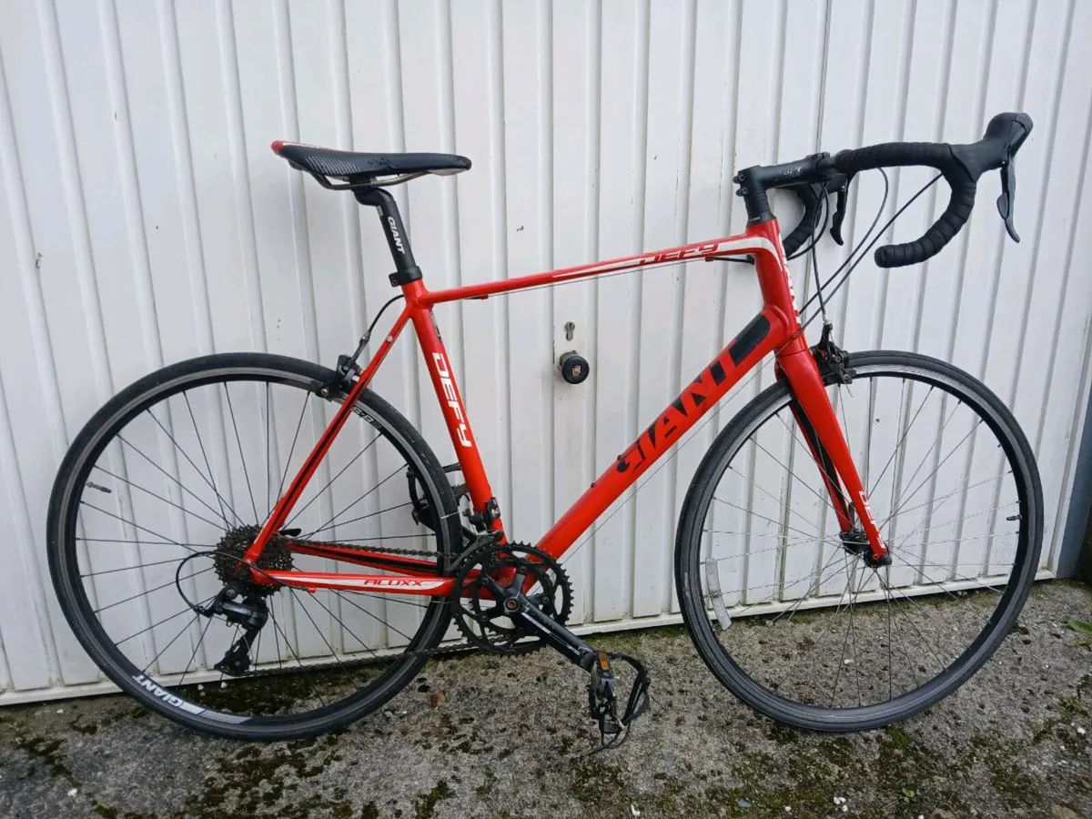 Large selection of road bikes - Image 1