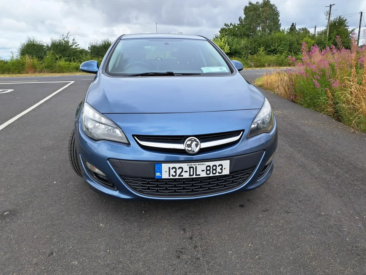 Vauxhall Astra 2013 - Image 1