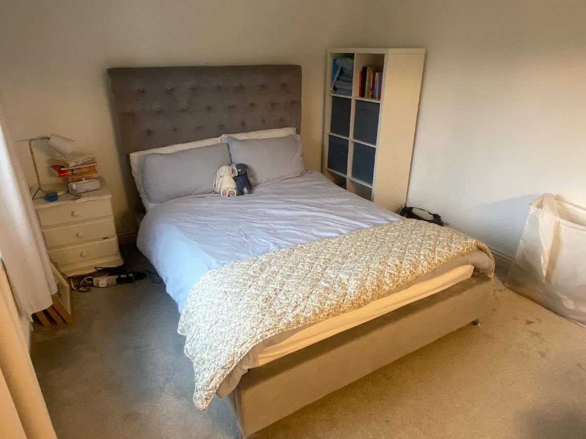 Double bed - Image 2