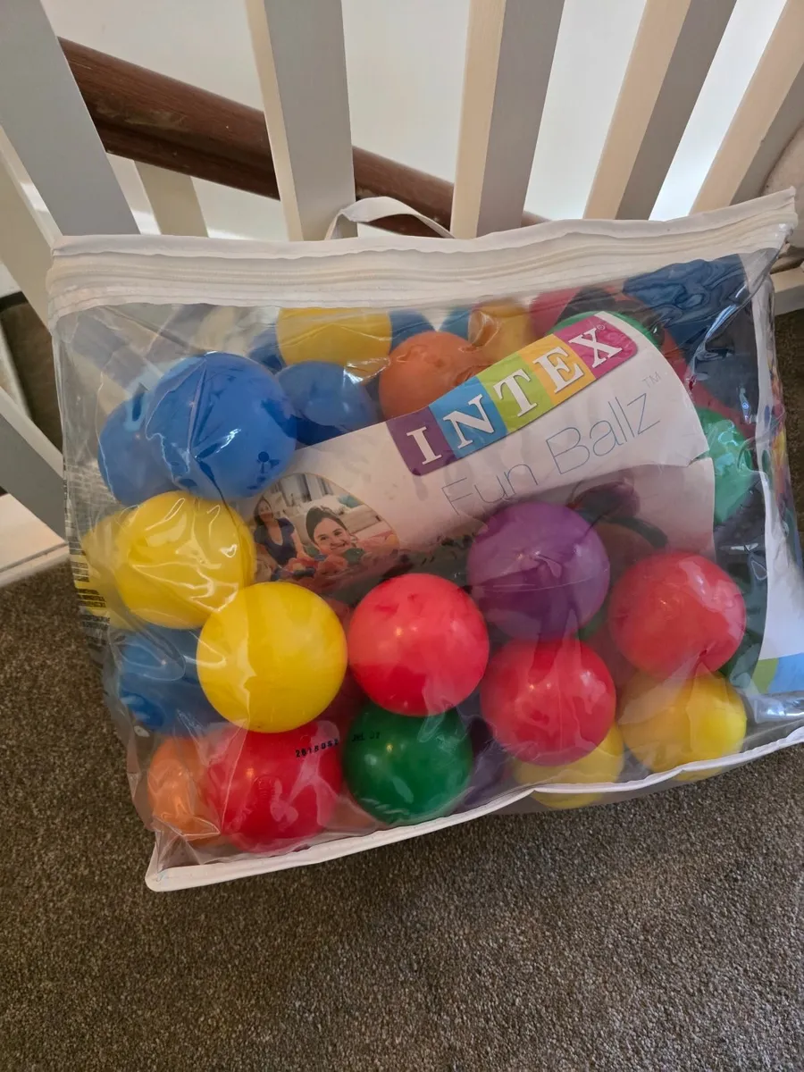 Intex Pack of 100 Fun Balls - Like New