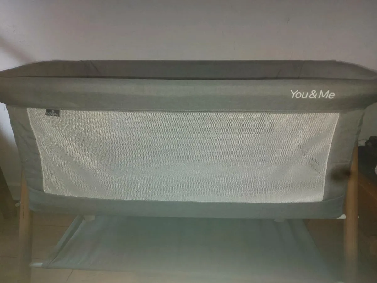 Next2Me bedside crib in perfect condition as new - Image 4