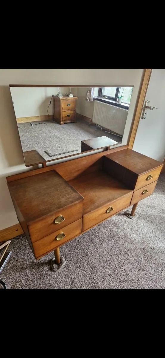 Dresser - Image 1