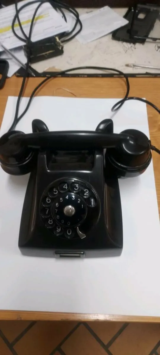 Old Telephones and old switchboard - Image 4