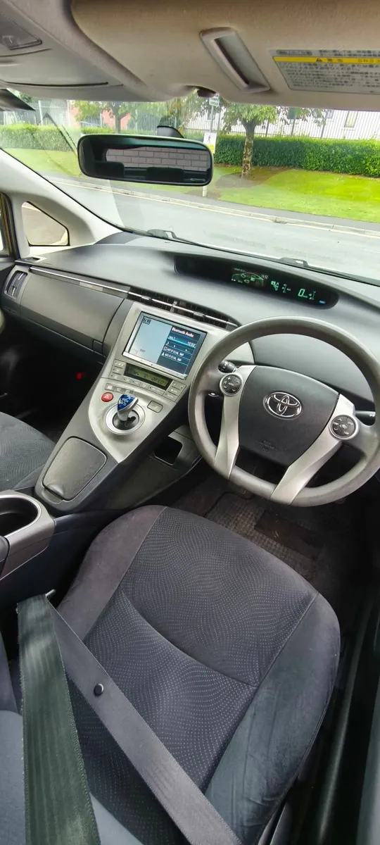 Toyota Prius 2013 - Image 2