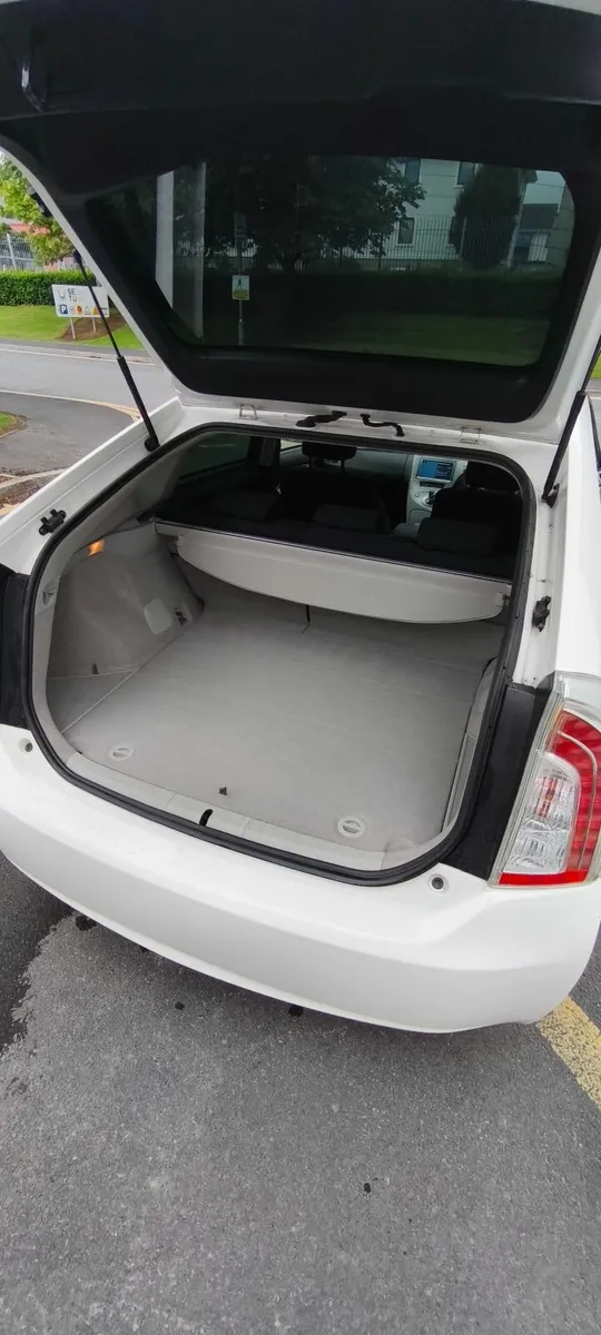 Toyota Prius 2013 - Image 3