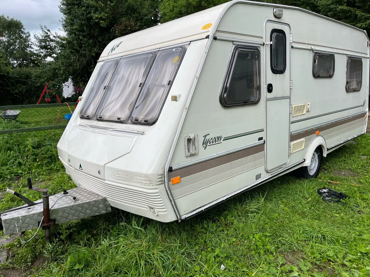 Project or festival caravan - Image 1