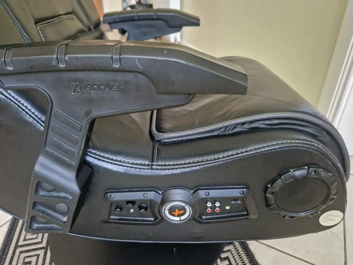 Gaming chair - Image 4