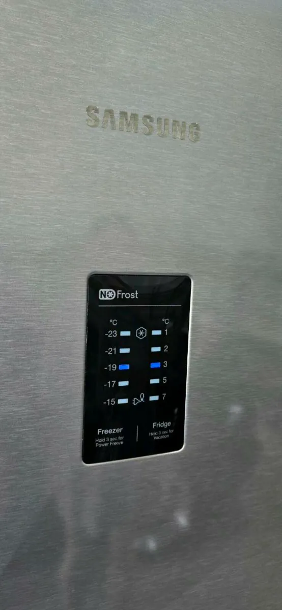 Fridge freezer - Image 4