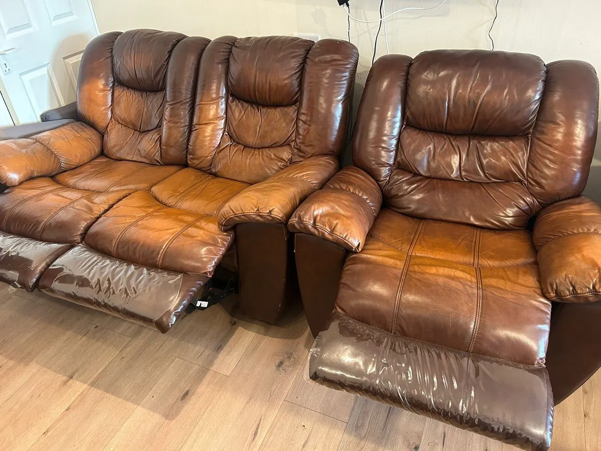 Leather couch suite - Image 2