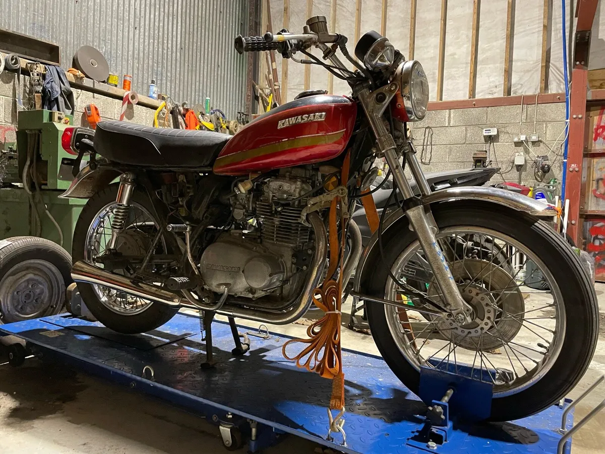 Kawasaki KZ400 - Image 1