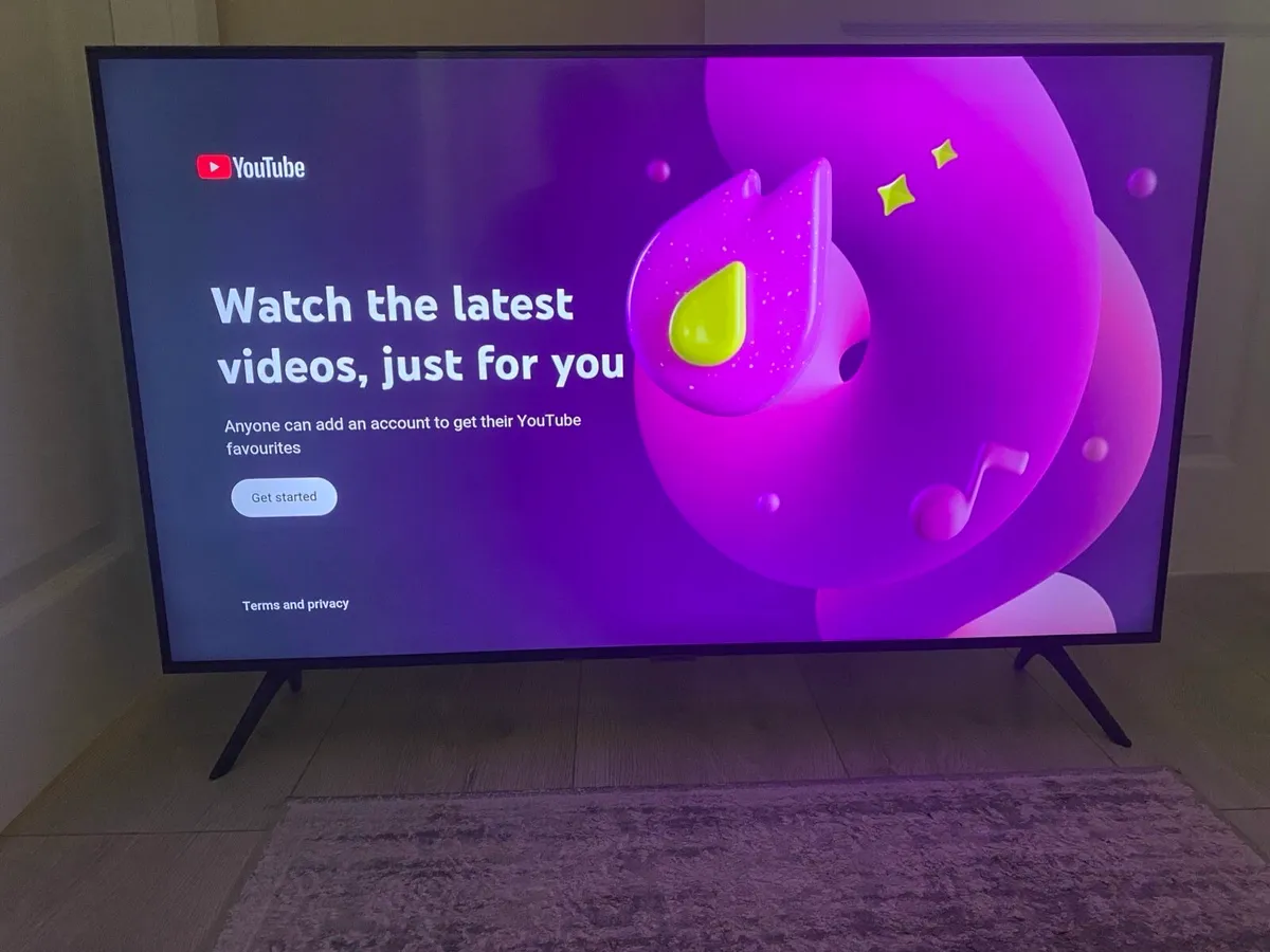 Like new Samsung 43 inch Smart 4K - Image 1
