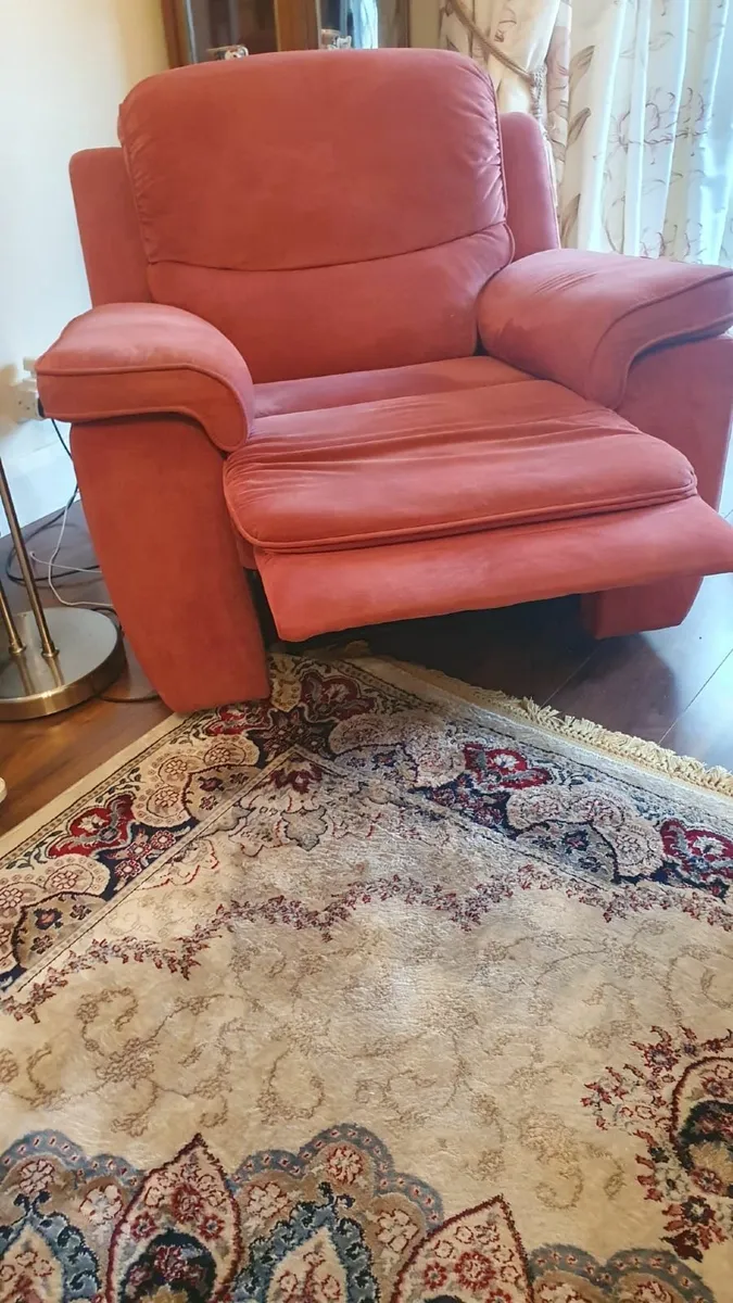 3 pieced suiute / reclining - Image 2