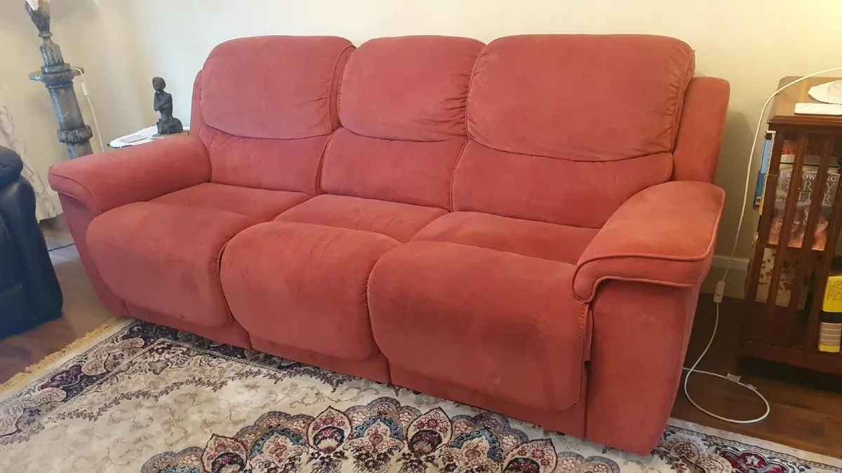3 pieced suiute / reclining - Image 1