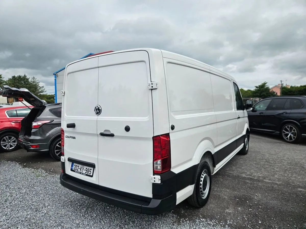 Volkswagen Crafter 30 MWB 140HP M6F 5DR - Image 2