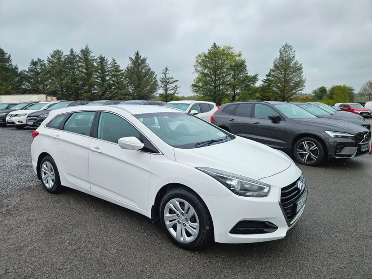 Hyundai i40 Tourer Comfort 5DR - Image 1