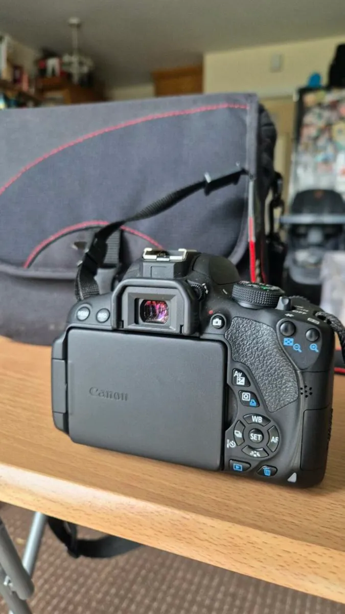 Canon 700d + Extras - Image 3