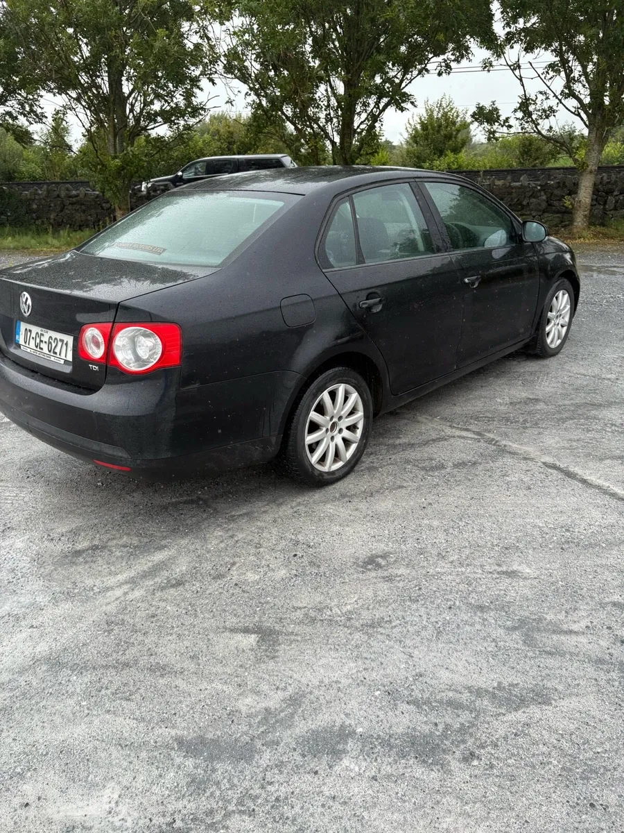 Volkswagen Jetta - Image 2
