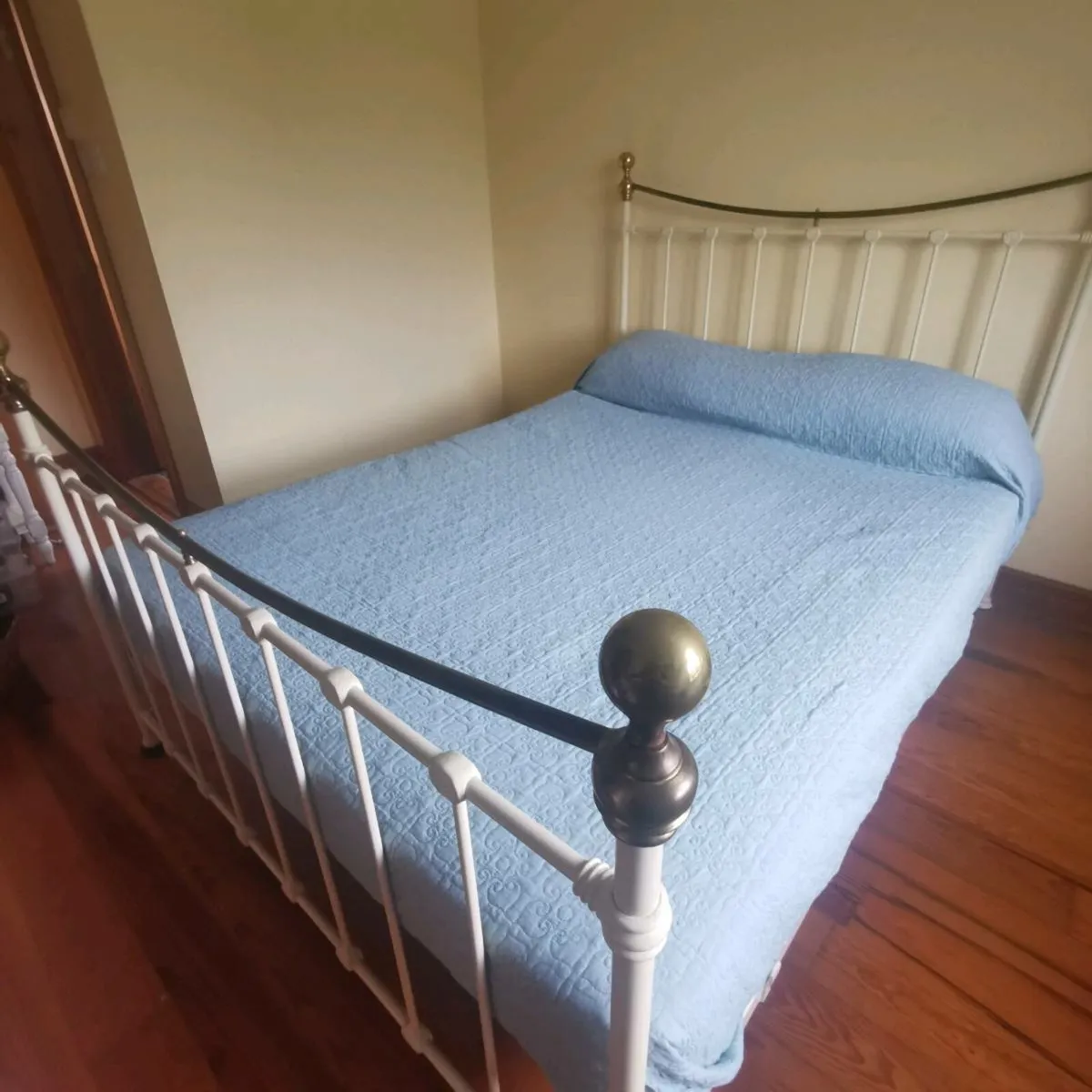 KING-SIZE BRASS METAL BED - Image 3