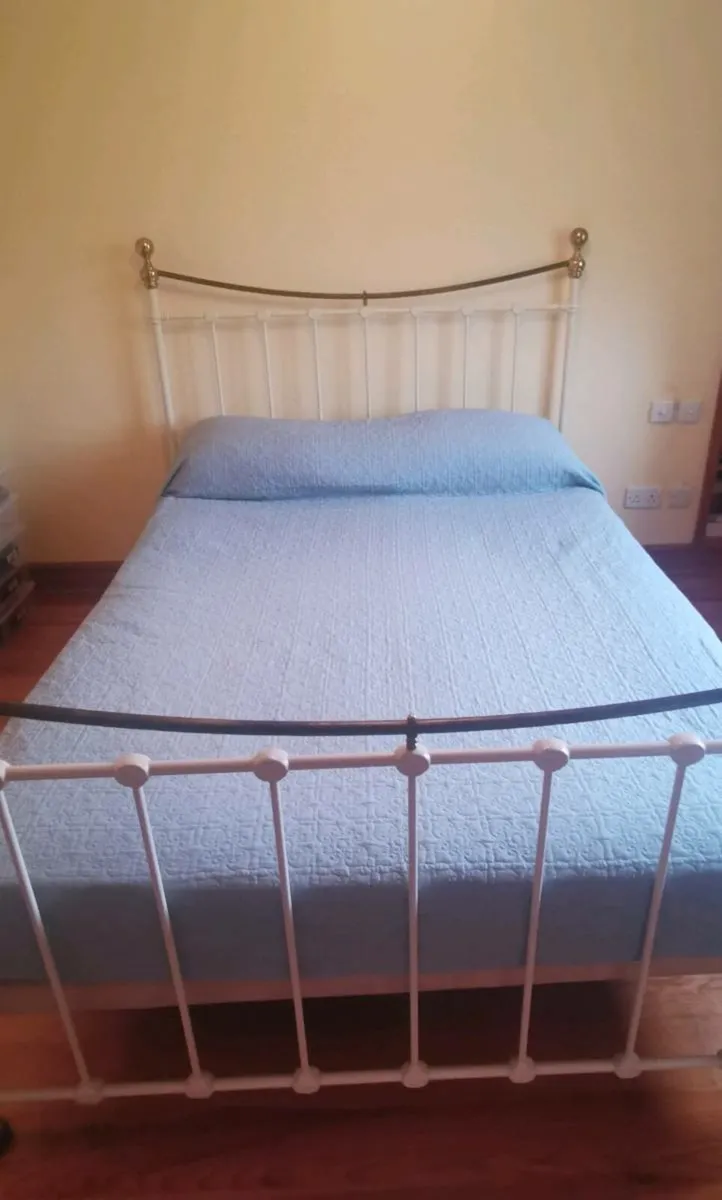 KING-SIZE BRASS METAL BED - Image 4