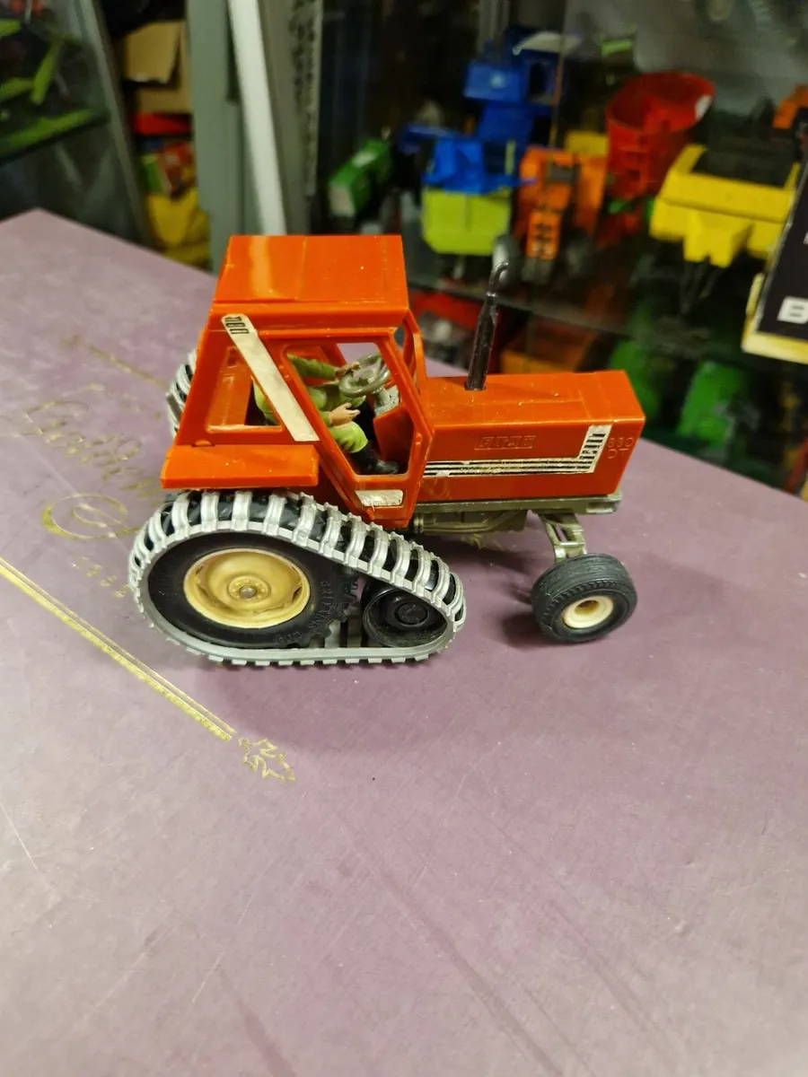 Britains Farm Fiat Tractor 1.32 - Image 2