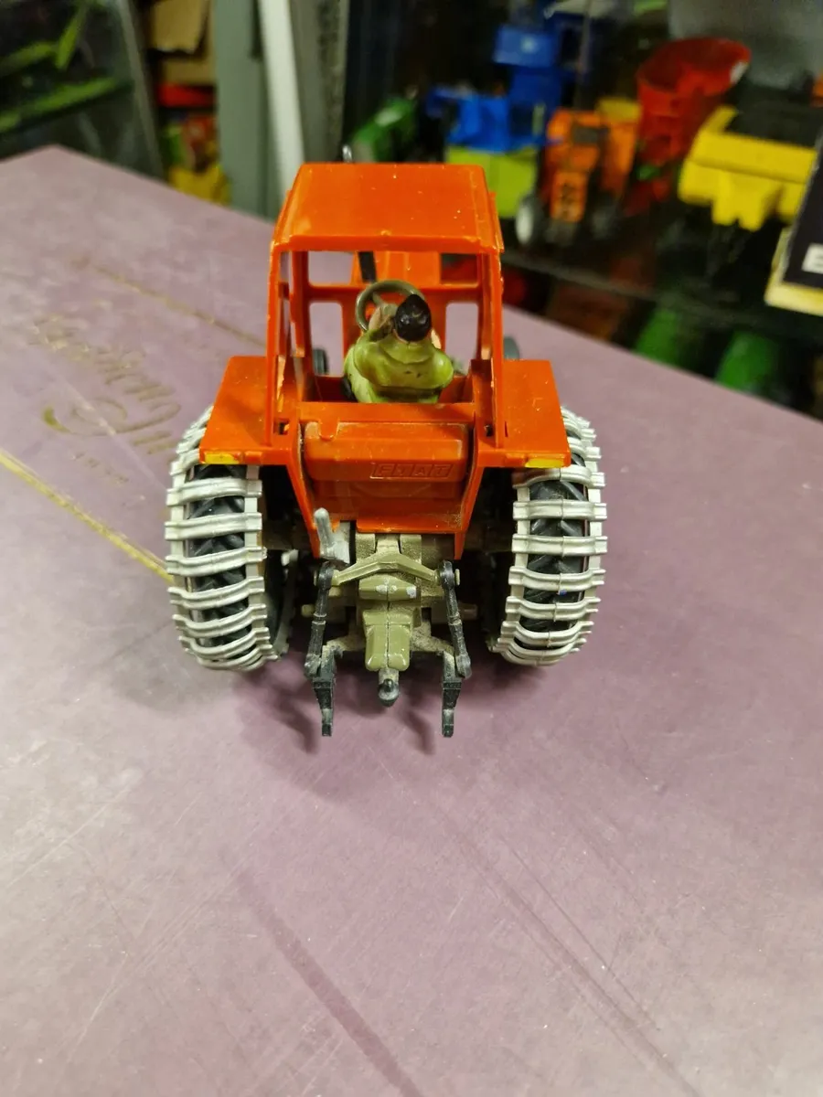 Britains Farm Fiat Tractor 1.32 - Image 4