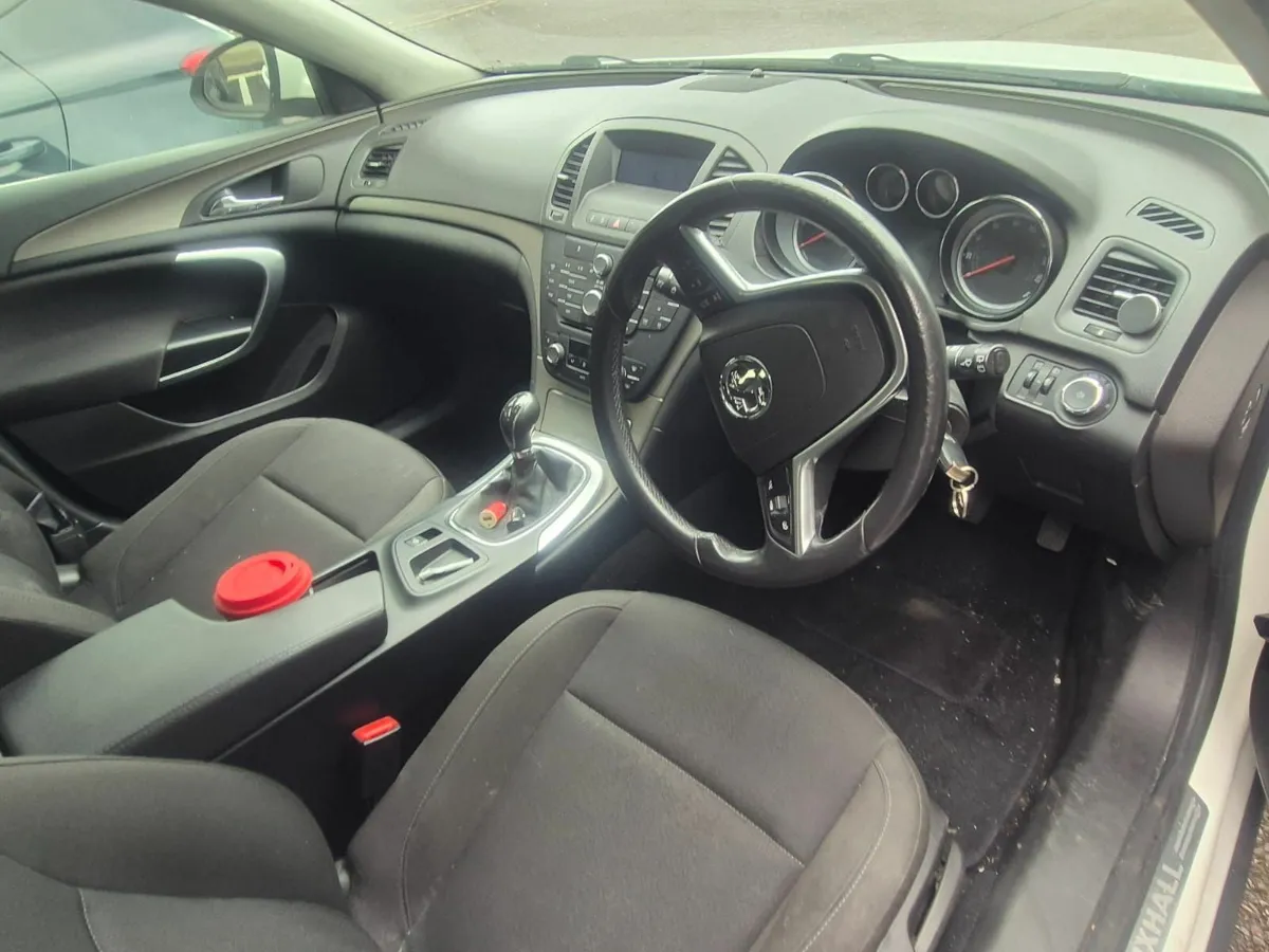 Vauxhall Insignia Estate 2011 - Image 2