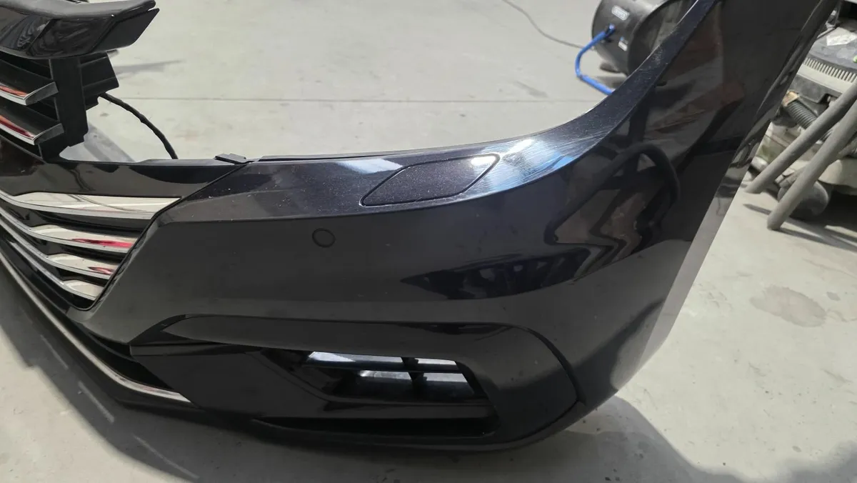 Arteon R line full front bumper LC9X- ASK FOR REAR - Image 3