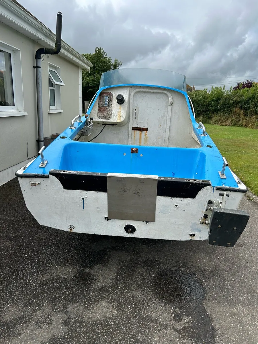 Boat & Engine - Image 4