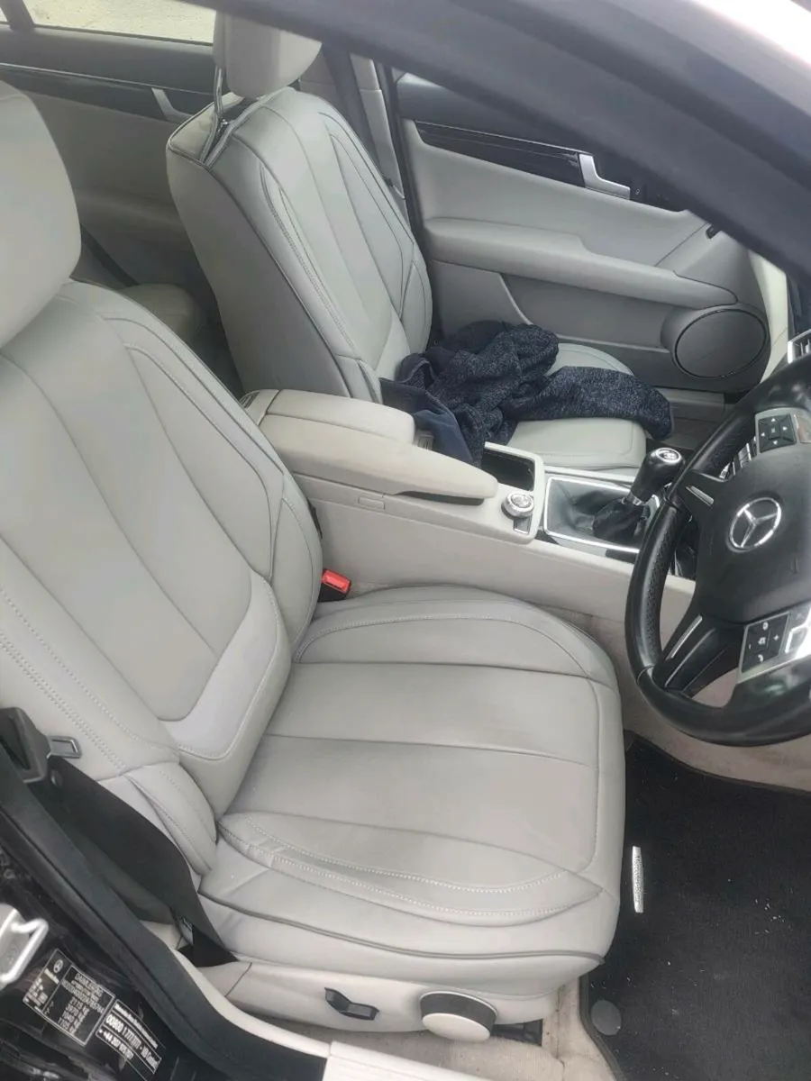 Mercedes C220D Low Mileage - Image 4
