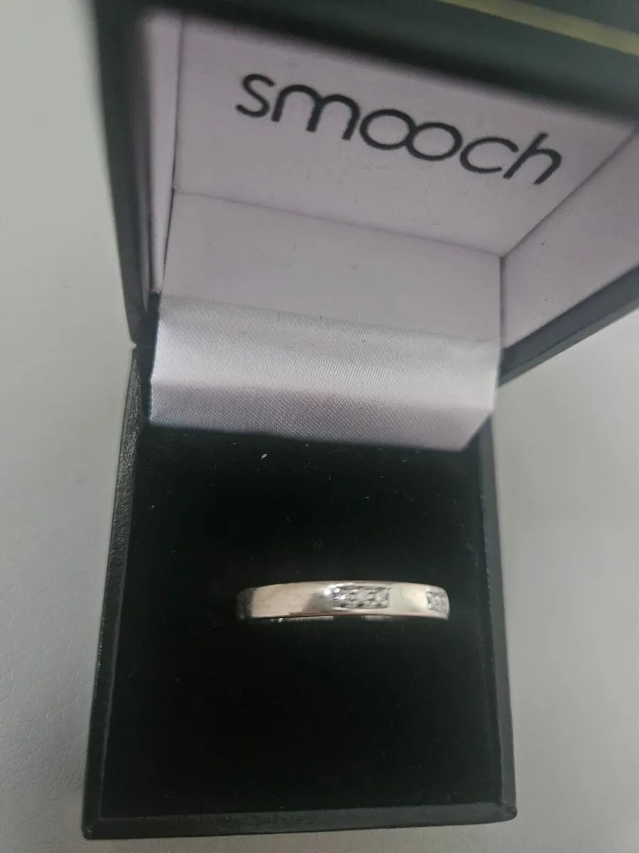 9ct White Gold Wedding Band - Image 4